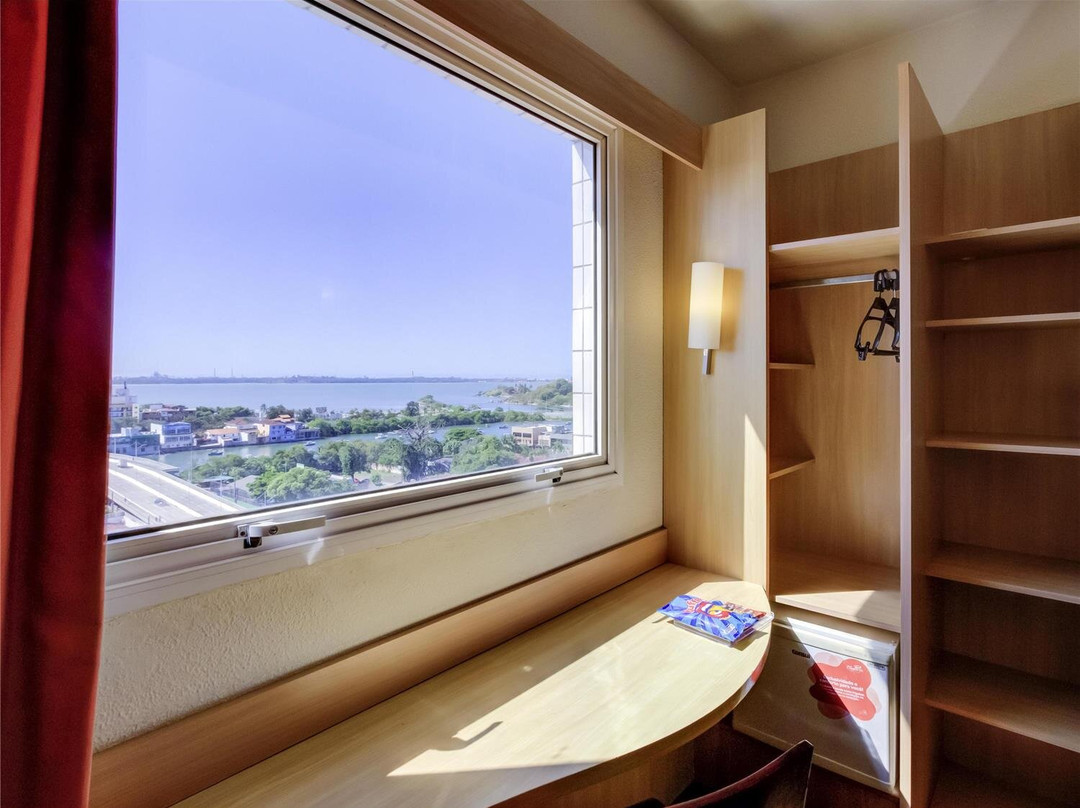 宜必思维多利亚普拉亚多坎托酒店主图