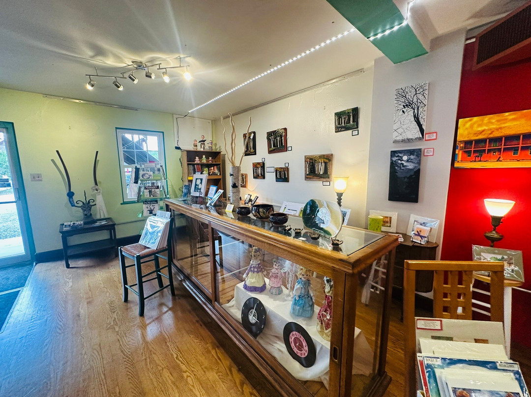 Bottlebrush Gallery-Harmony必去景点