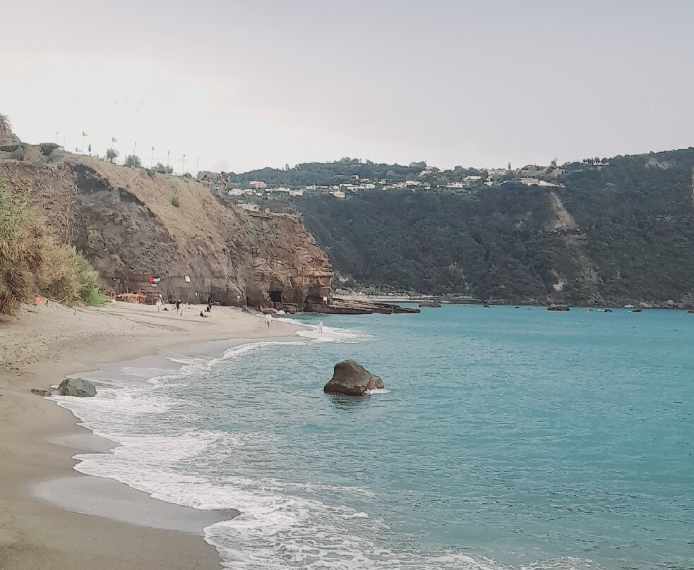 Spiaggia di Cava dell'Isola-福里奥必去景点
