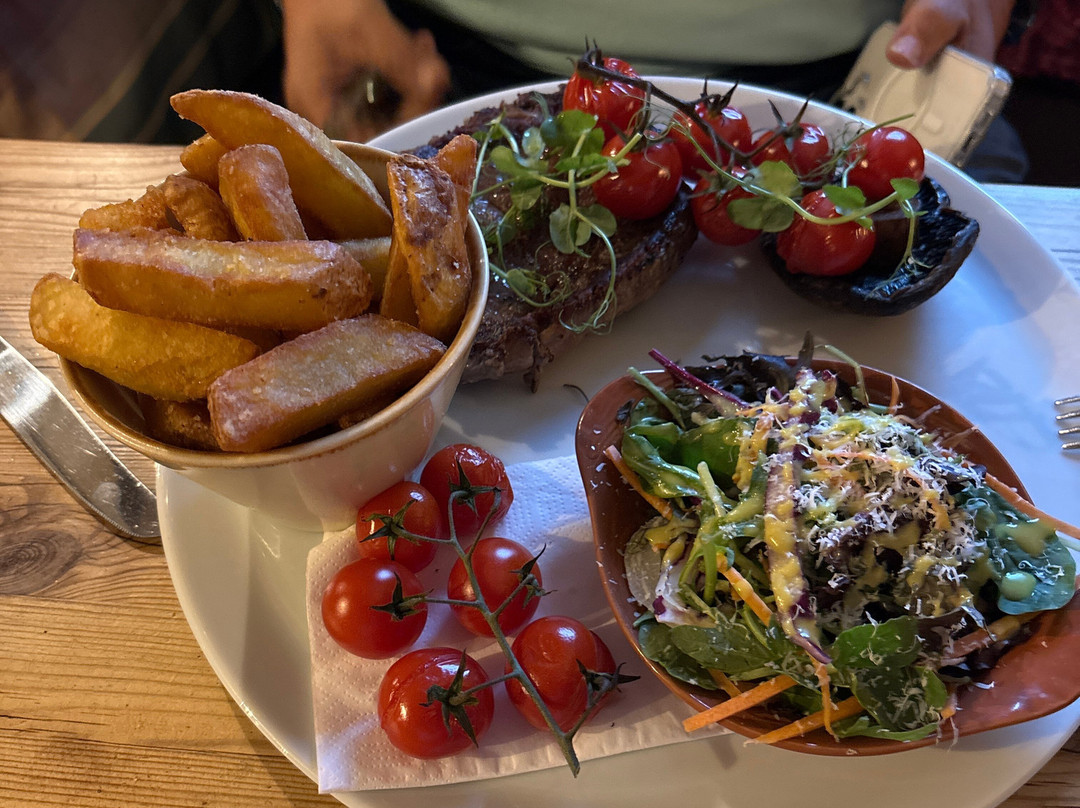 The Blue Bell Helpston主图