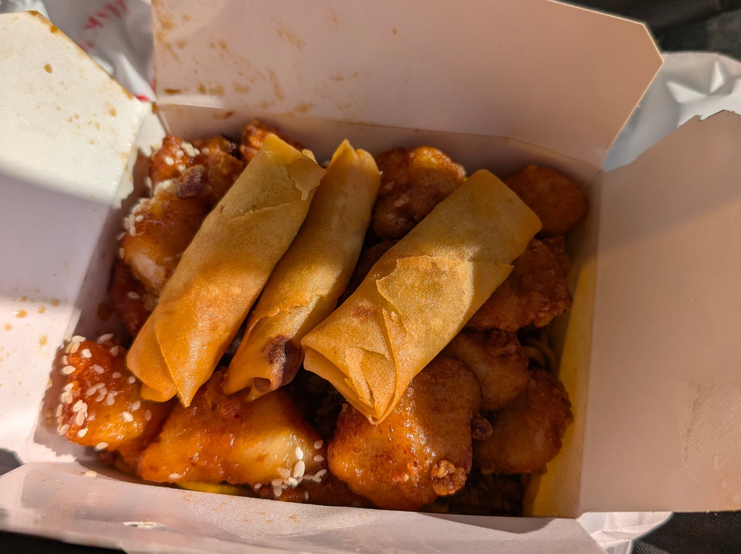 Double dragon noodle bar