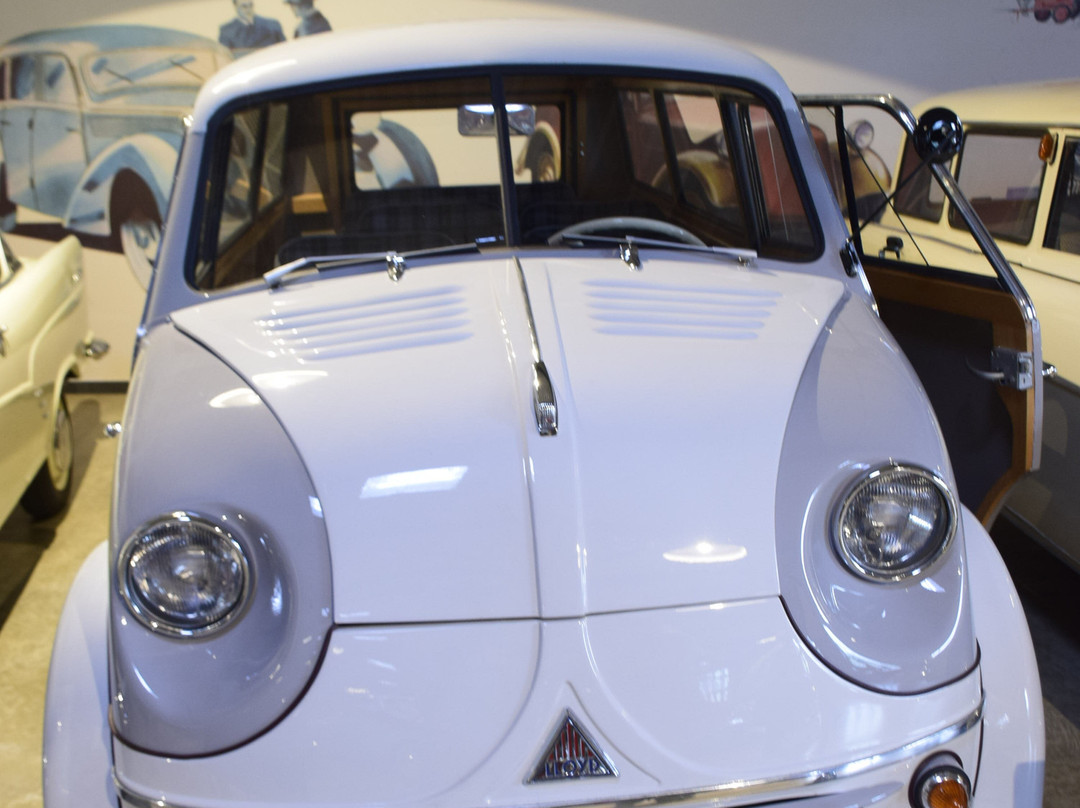 Zylinderhaus Nostalgie & Oldtimer Museum-贝恩卡斯特尔－屈斯必去景点