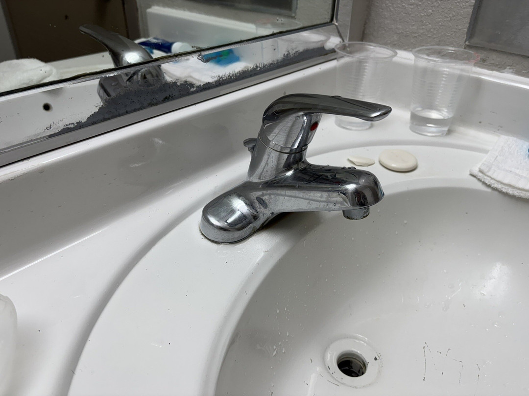 纽瓦克特拉华红屋顶套房酒店主图