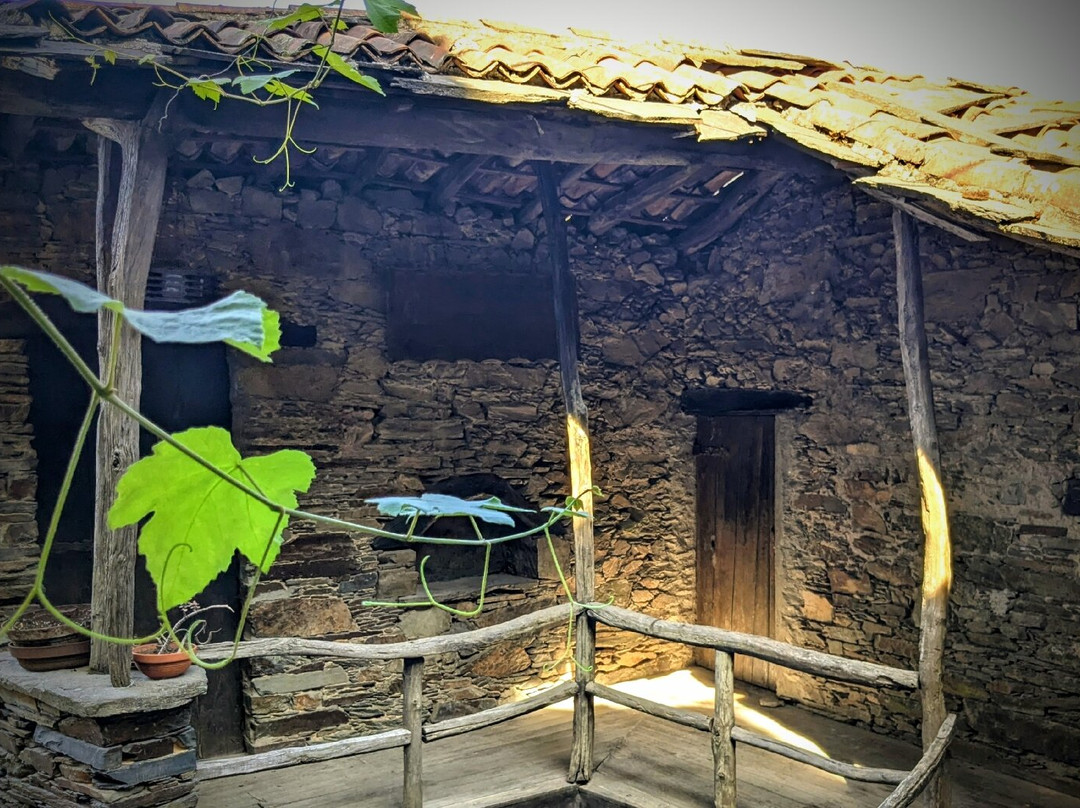 Aldeia do Talasnal-Lousa必去景点