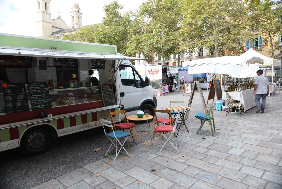 Place du marché-Bastia必去景点