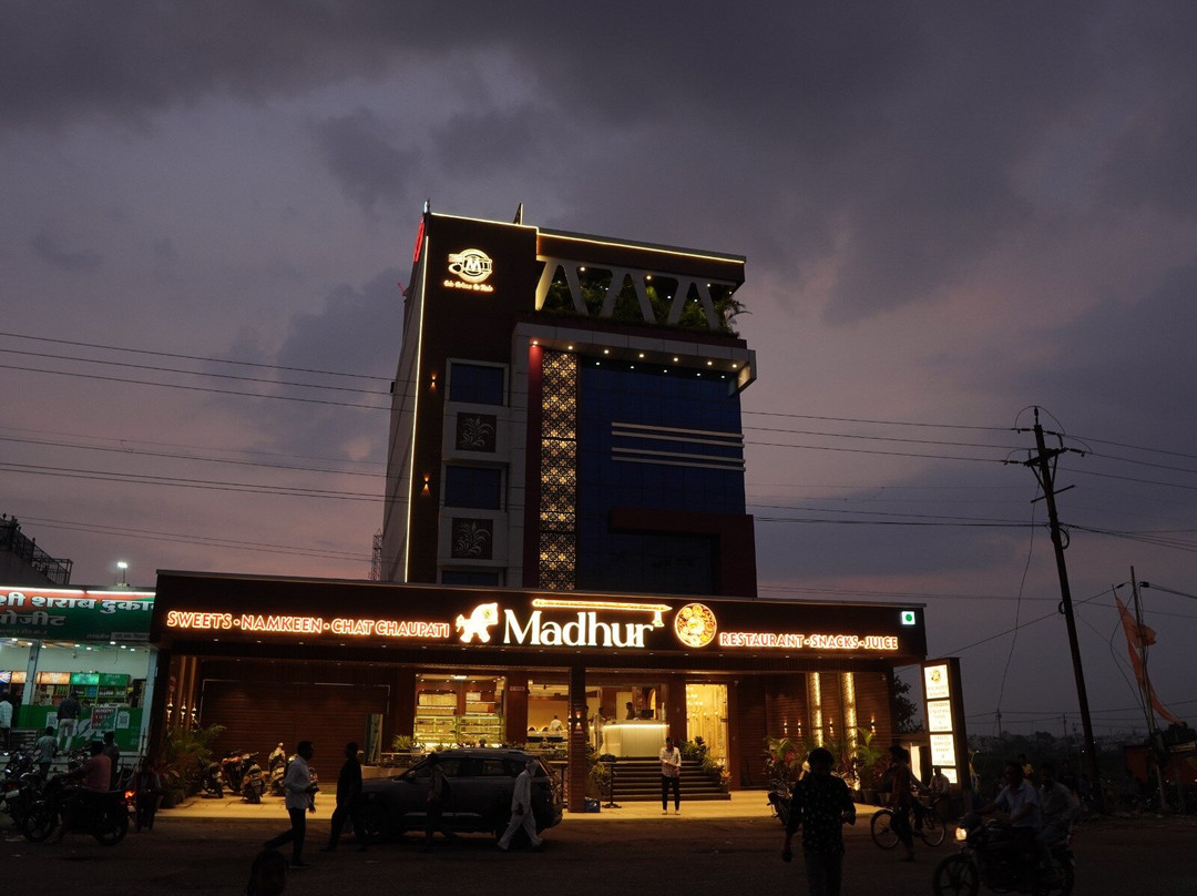 Madhur Hotel
