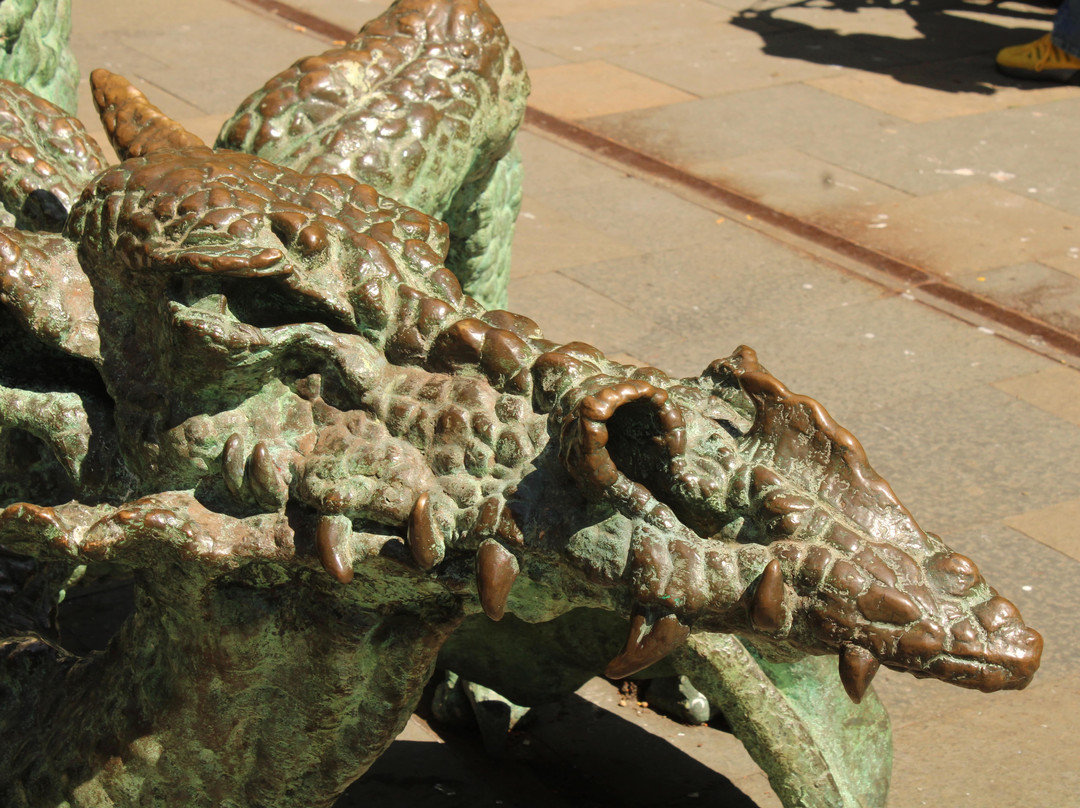 Dragon Statue-敦提必去景点