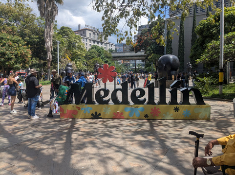 Real City Tours-麦德林必去景点