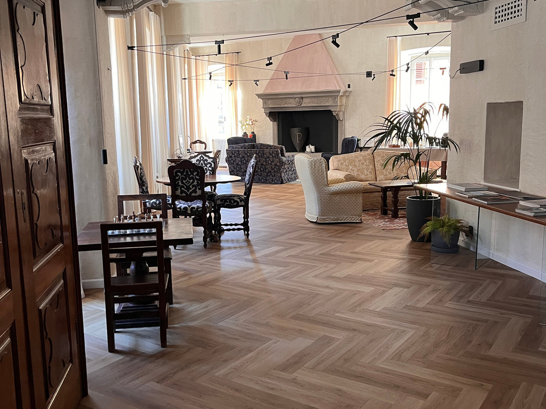 皮罗尼酒店主图