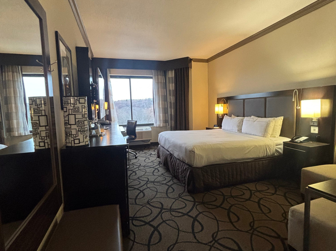 波士顿纳蒂克皇冠假日酒店主图