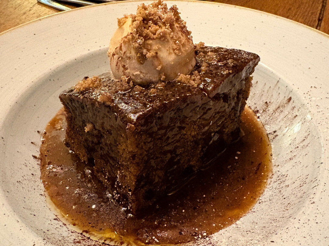 The Greyhound Inn主图