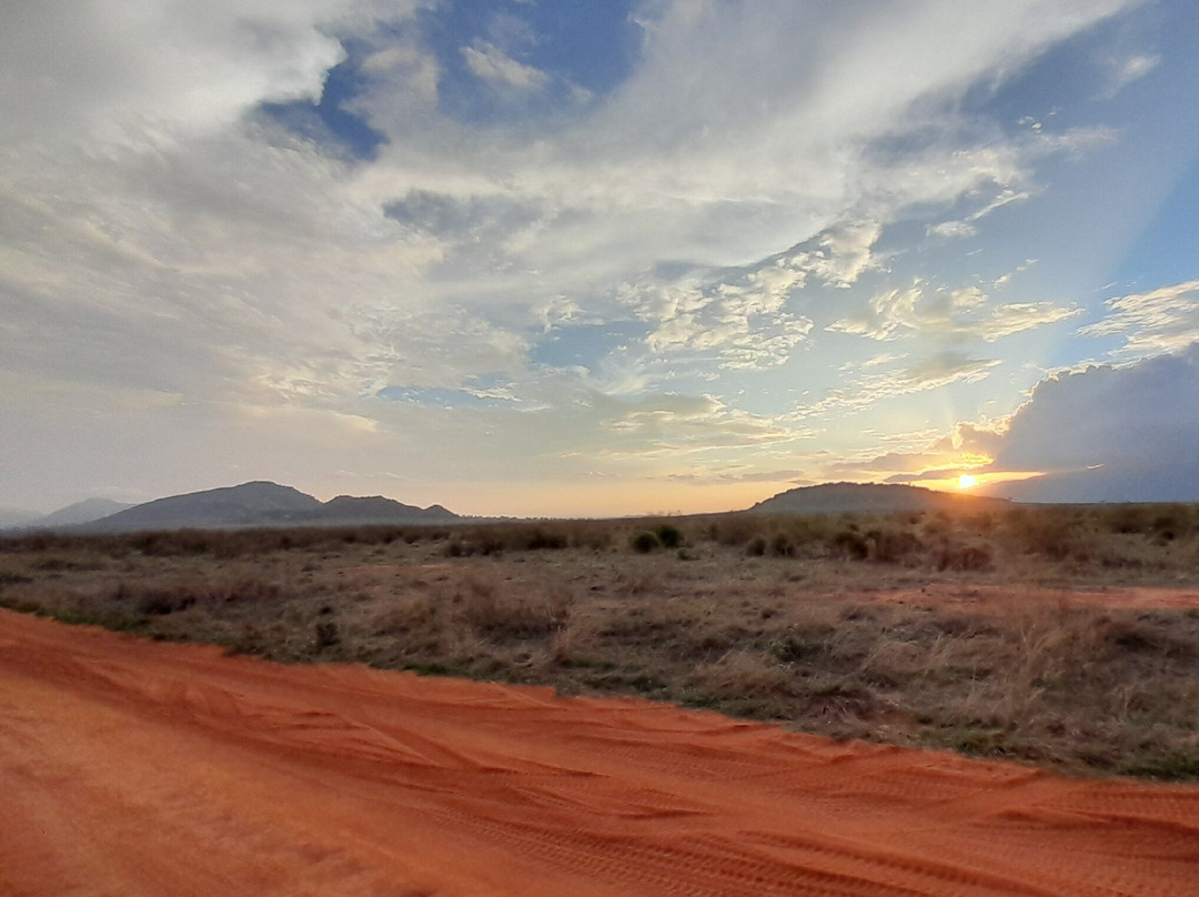 Agenzia Safari Vera Africa-东察沃国家公园必去景点