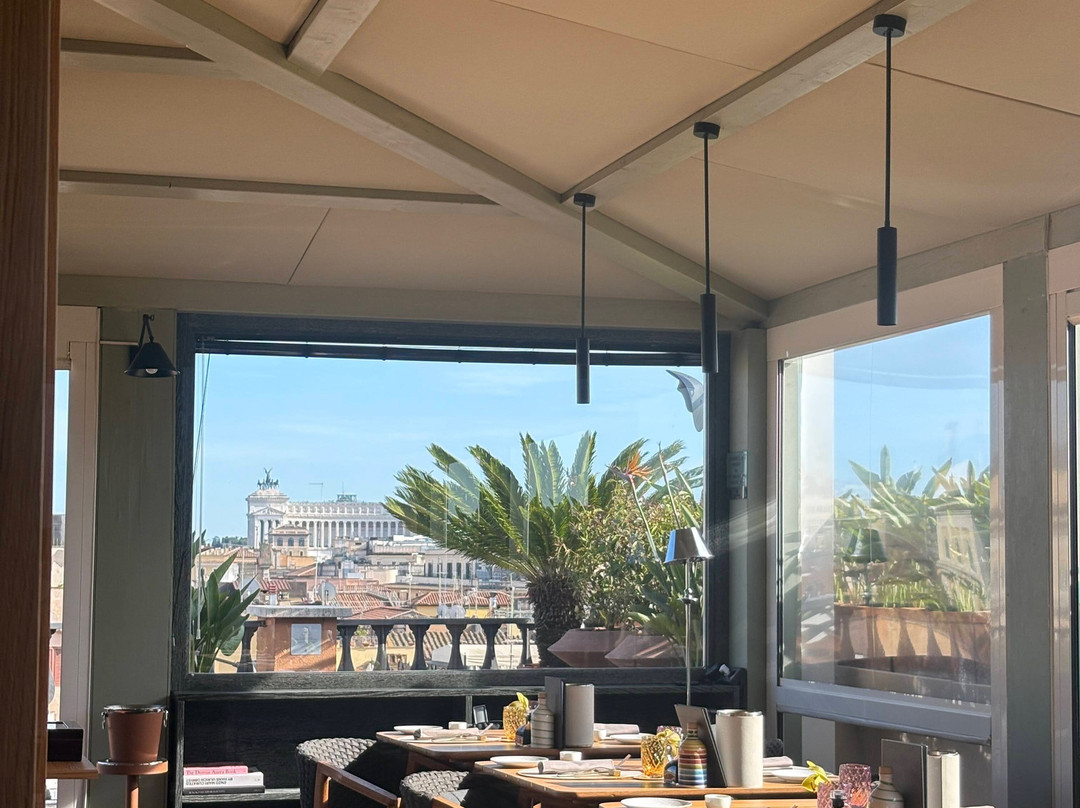 罗马人像酒店主图