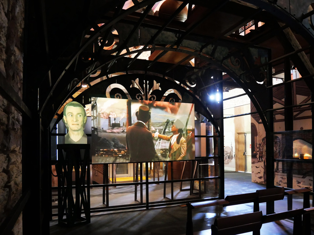 Saint-Pierre-le-Moutier旅游景点-Espace Metal - Halle de Grossouvre