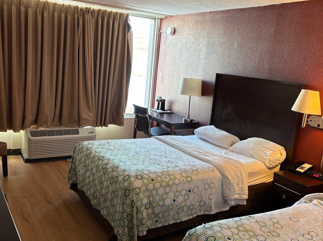 Red Roof Inn Cortland主图