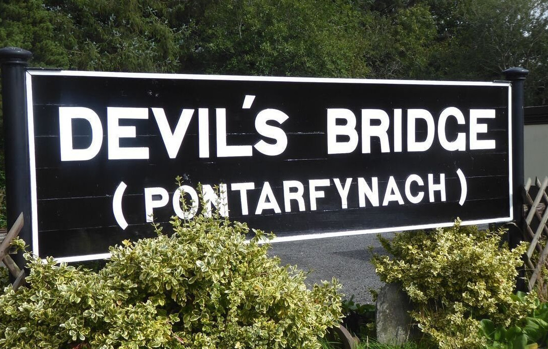 Devil's Bridge Waterfalls-Devil's Bridge (Pontarfynach)必去景点