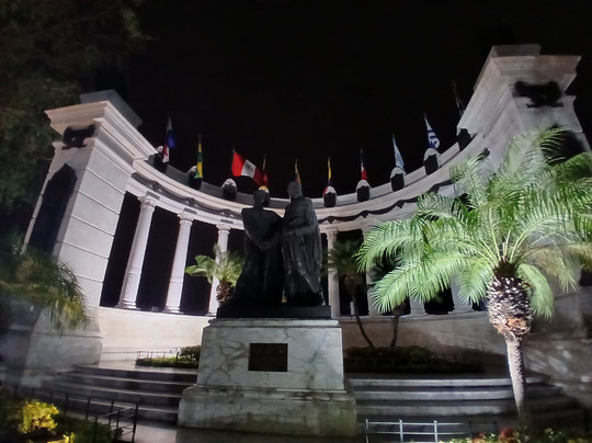 Hemiciclo de la Rotonda-瓜亚基尔必去景点