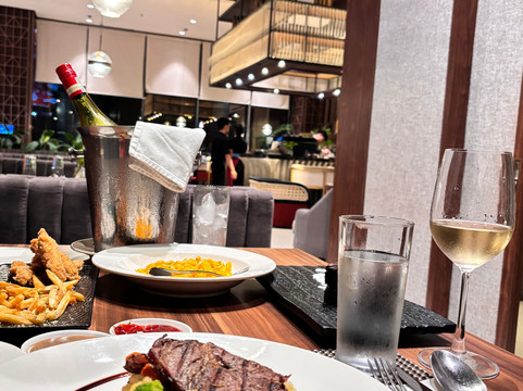 桑托斯将军城峰会大酒店主图