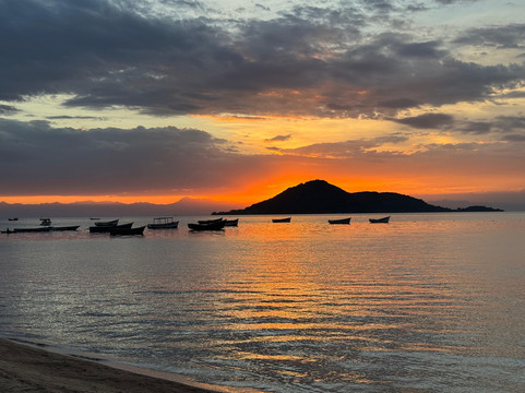 Anake Taxi And Tours Services-里朗威必去景点