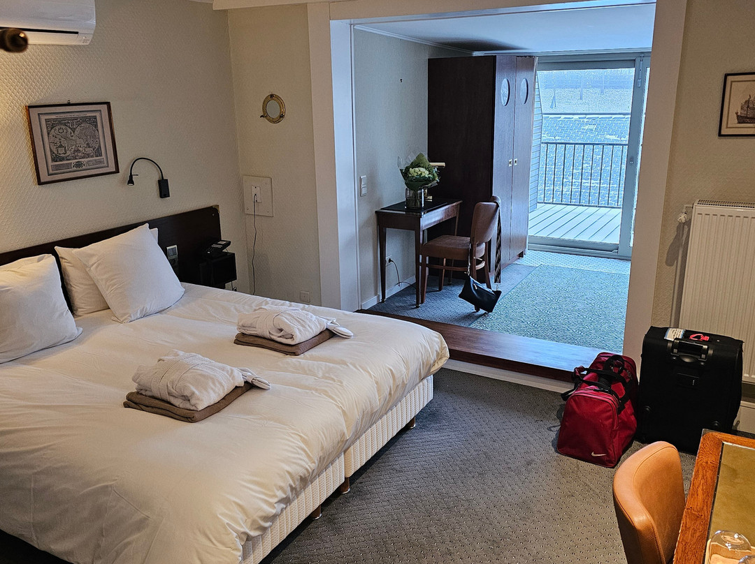 浴场及健康酒店主图