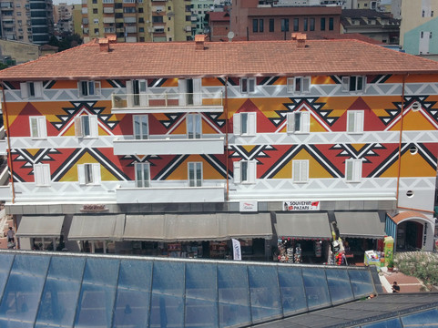 Pazari i Ri-地拉那必去景点