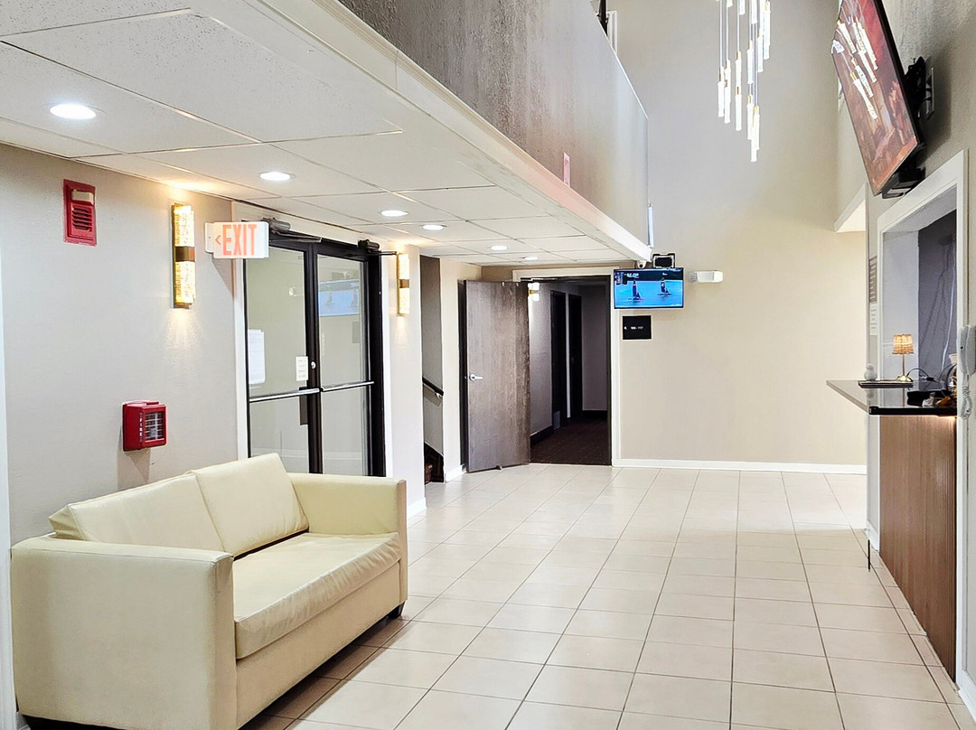 尚佩恩温德姆速8酒店主图