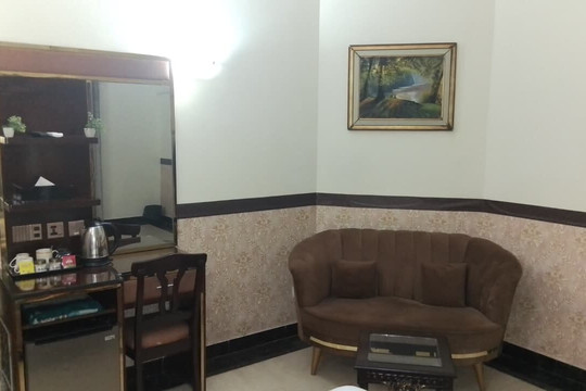 Orchid Inn By WI主图