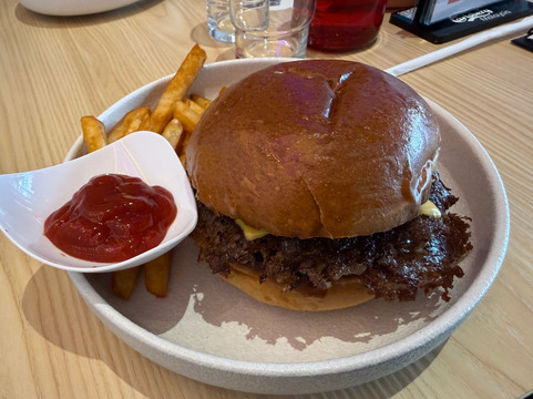 Lo & Behold Kl主图