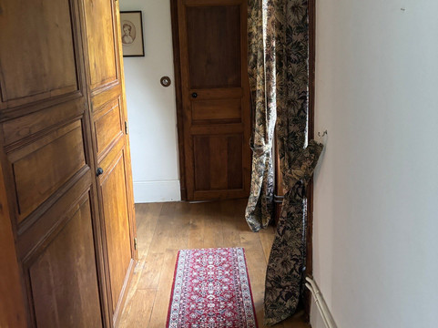 伊西尼城堡酒店主图