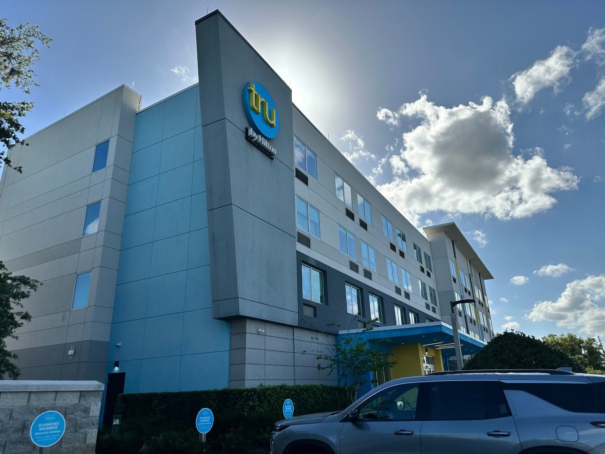 锡布灵希尔顿Tru酒店-度假村/酒店