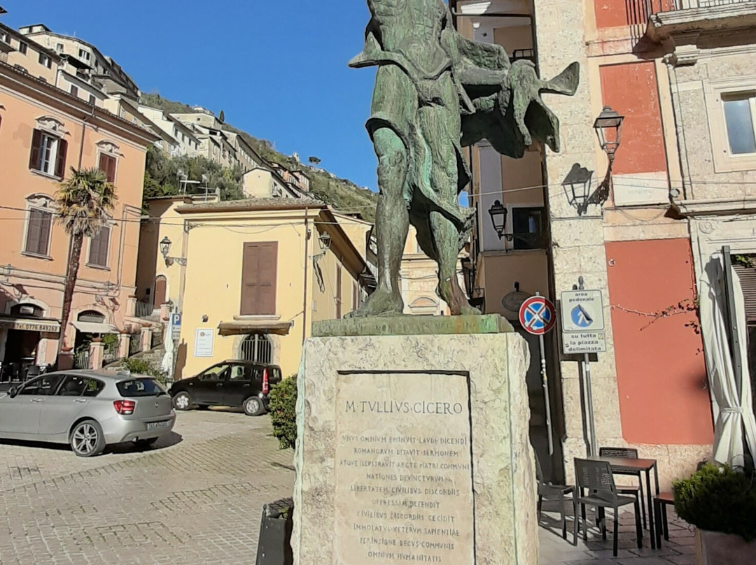 Monumento a Marco Tullio Cicerone-Arpino必去景点
