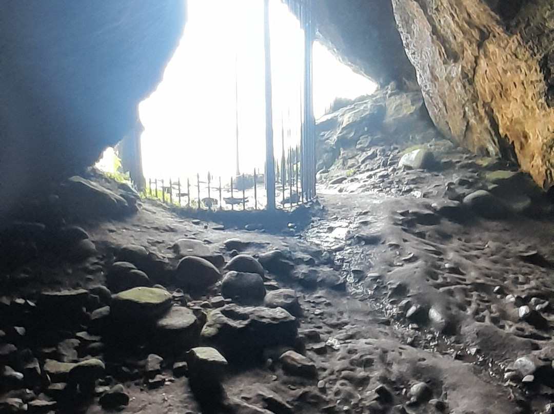 King's Caves-Blackwaterfoot必去景点
