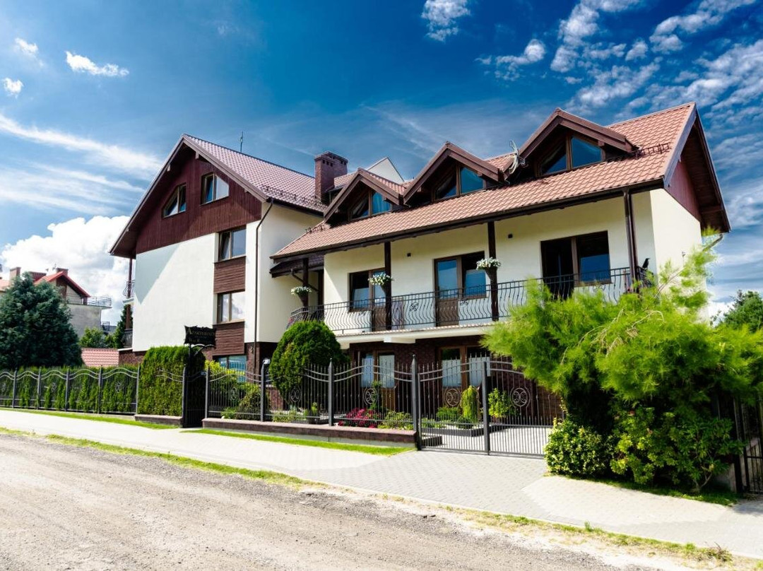 ALEX Apartments & Guest Rooms
