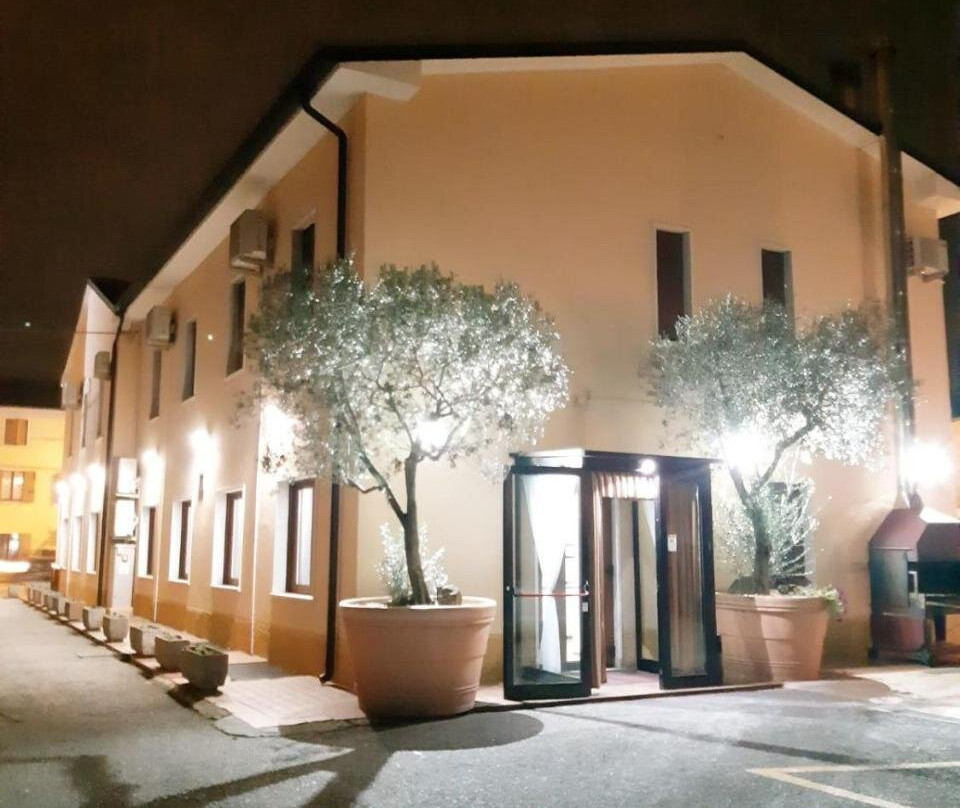 Hotel Restaurant Pizzeria LILIA