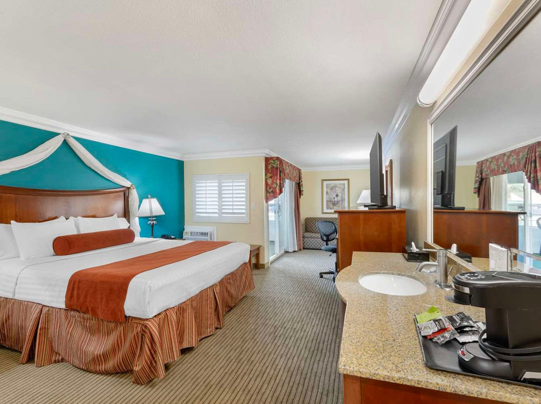 亨廷顿海滩酒店住宿-Best Western Harbour Inn & Suites