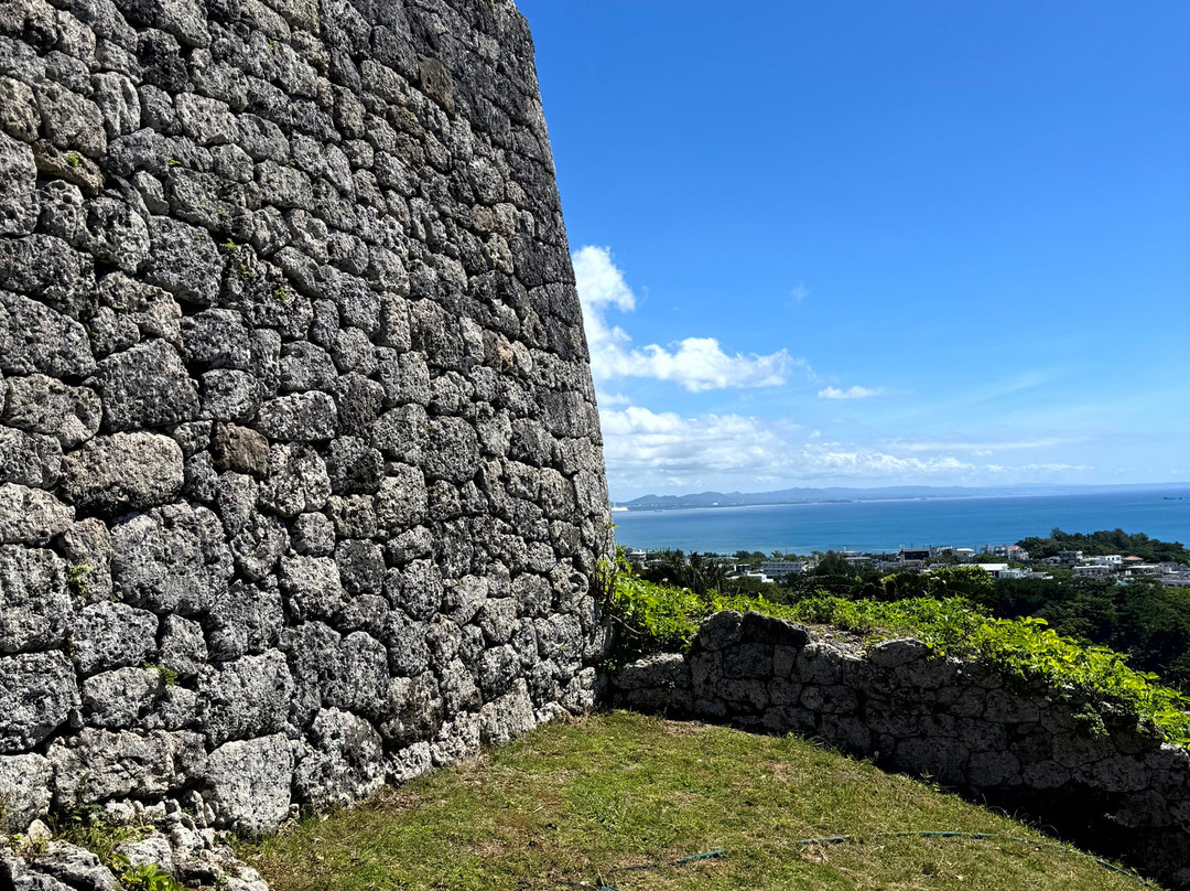 Katsuren Castle Ruins-宇流麻市必去景点