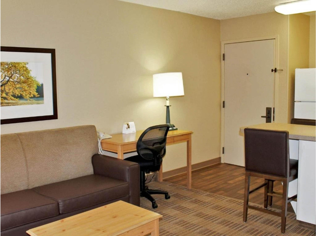 Motel 6 Suites Chicago Vernon Hills Lincolnshire IL