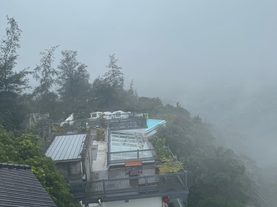 山丘色彩旅馆主图