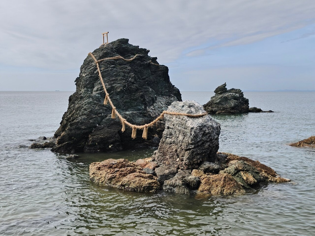Meoto Iwa-朝雾町必去景点
