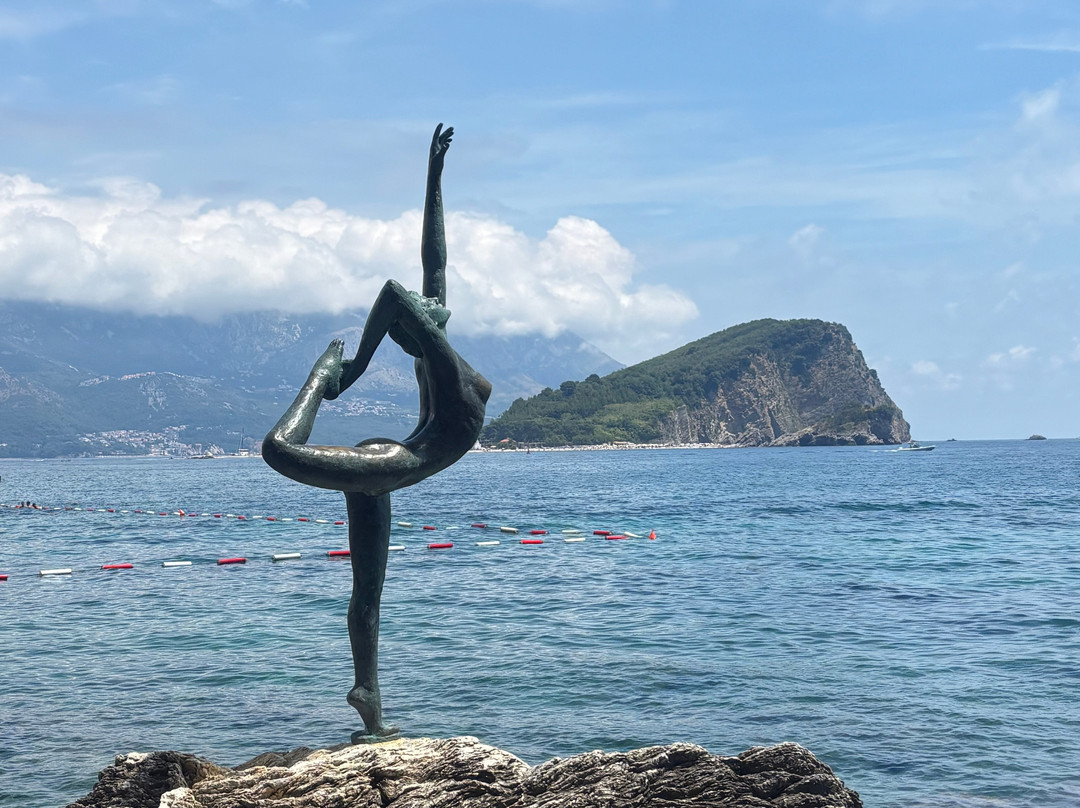 Budva Dancing girl-布德瓦必去景点