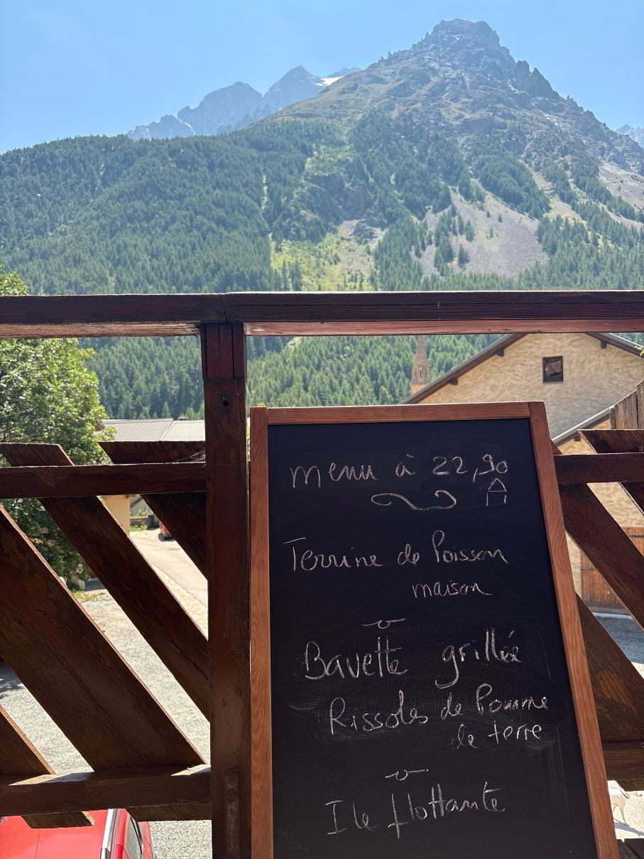 Hôtel Les Agneaux-旅行者