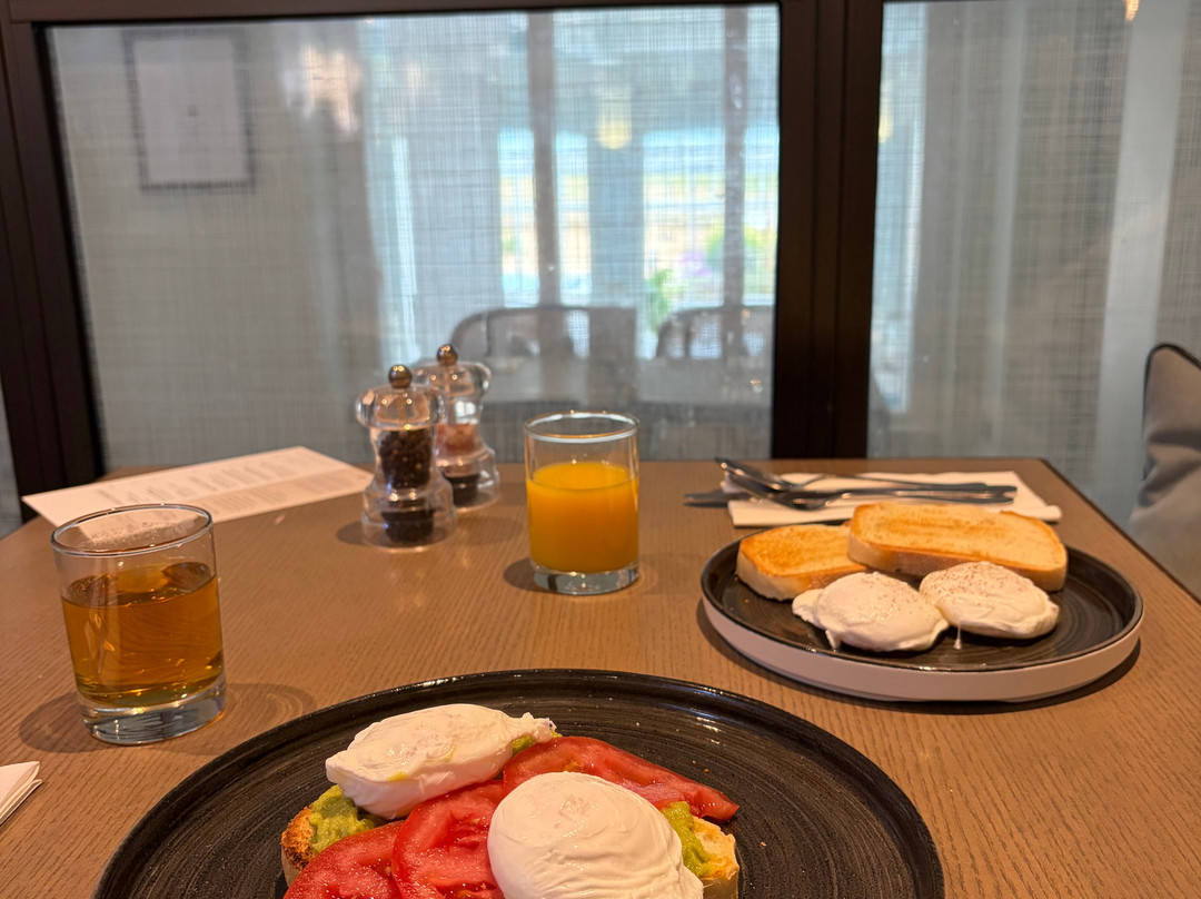 钱普尼斯亨洛酒店主图