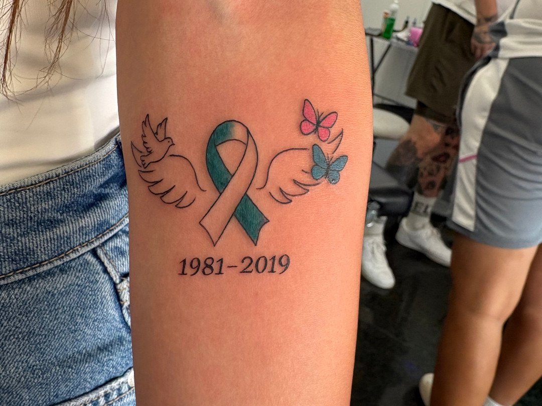 INKspiration Tattoo and Piercing Studio-托雷莫里诺斯必去景点