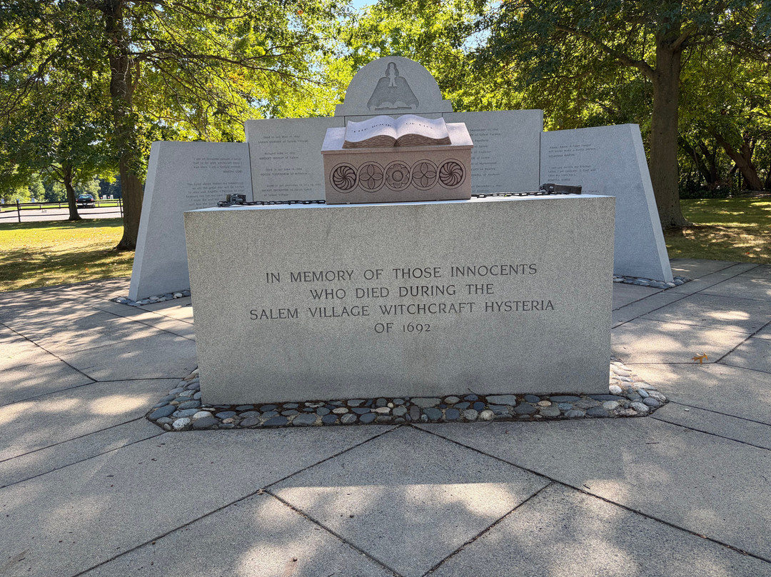 Witch Trials Memorial-丹弗斯必去景点