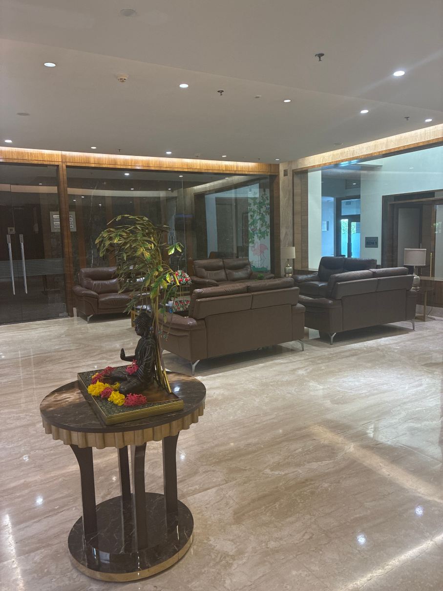 甘地达姆希纳温德姆华美达酒店-旅行者