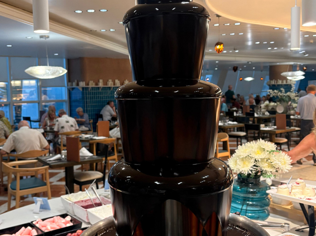 H10蒂曼法亚皇宫酒店主图