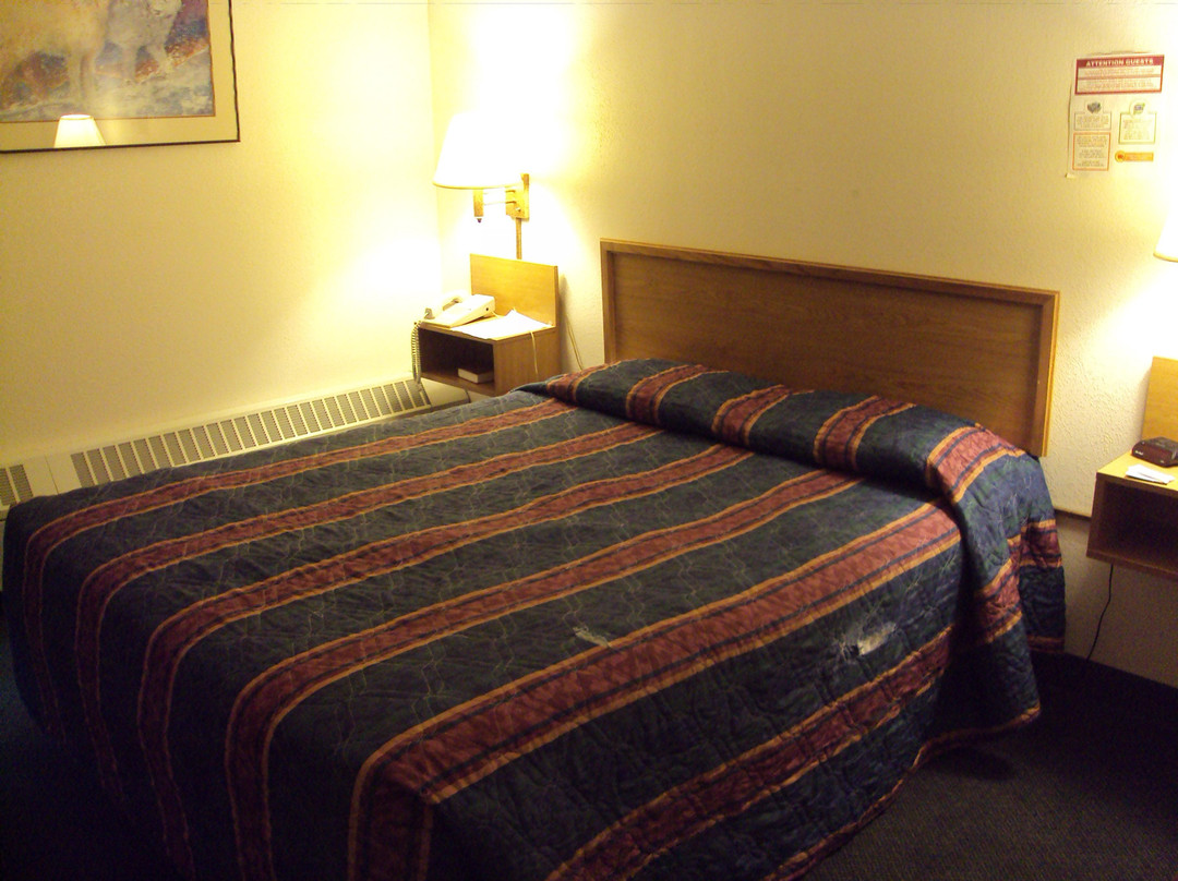 Long House Bethel Hotel