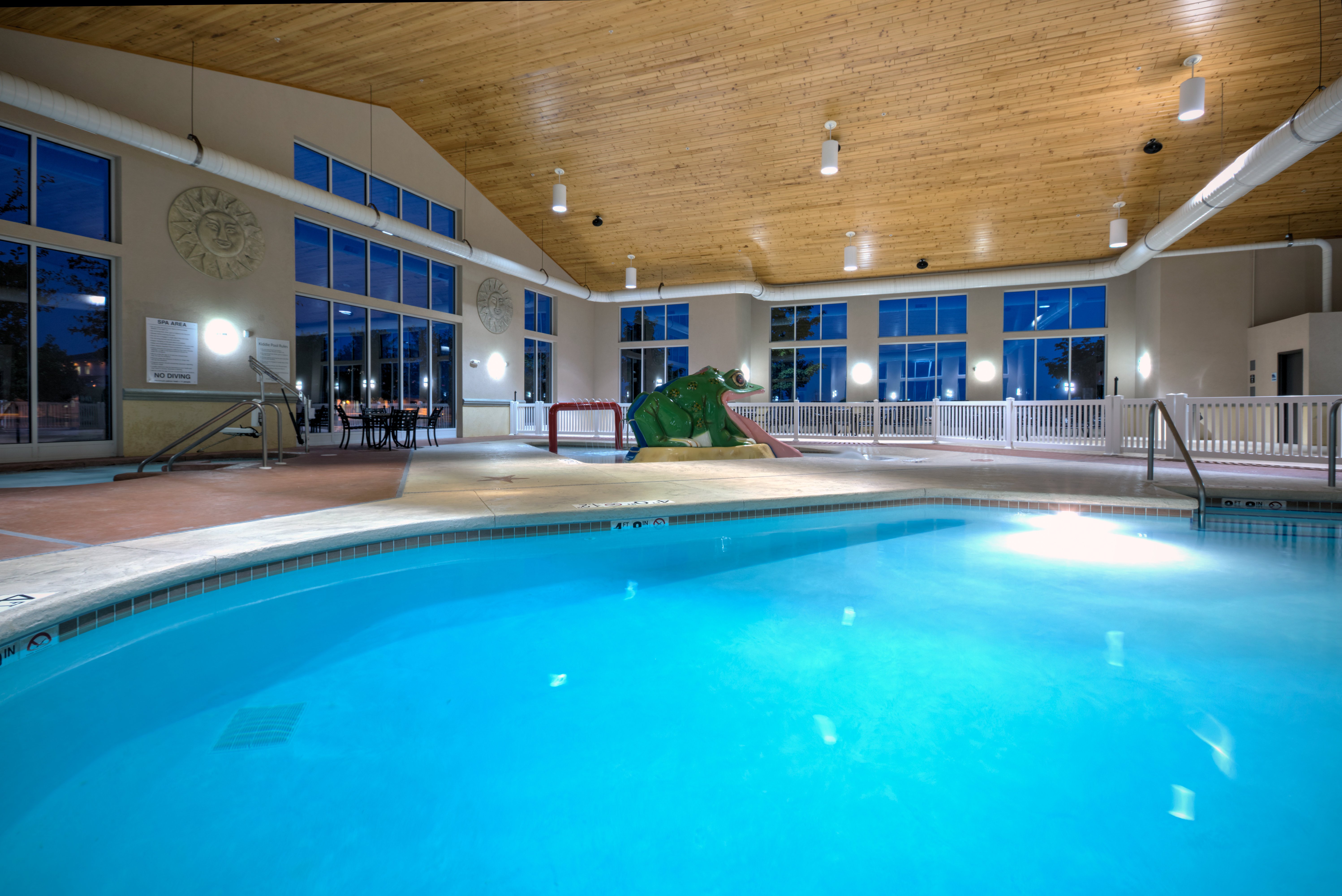 Holiday Inn Express & Suites Green Bay East By IHG-官方