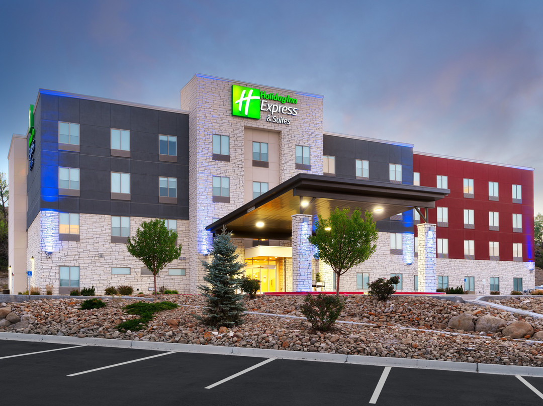 Holiday Inn Express & Suites Price By IHG主图