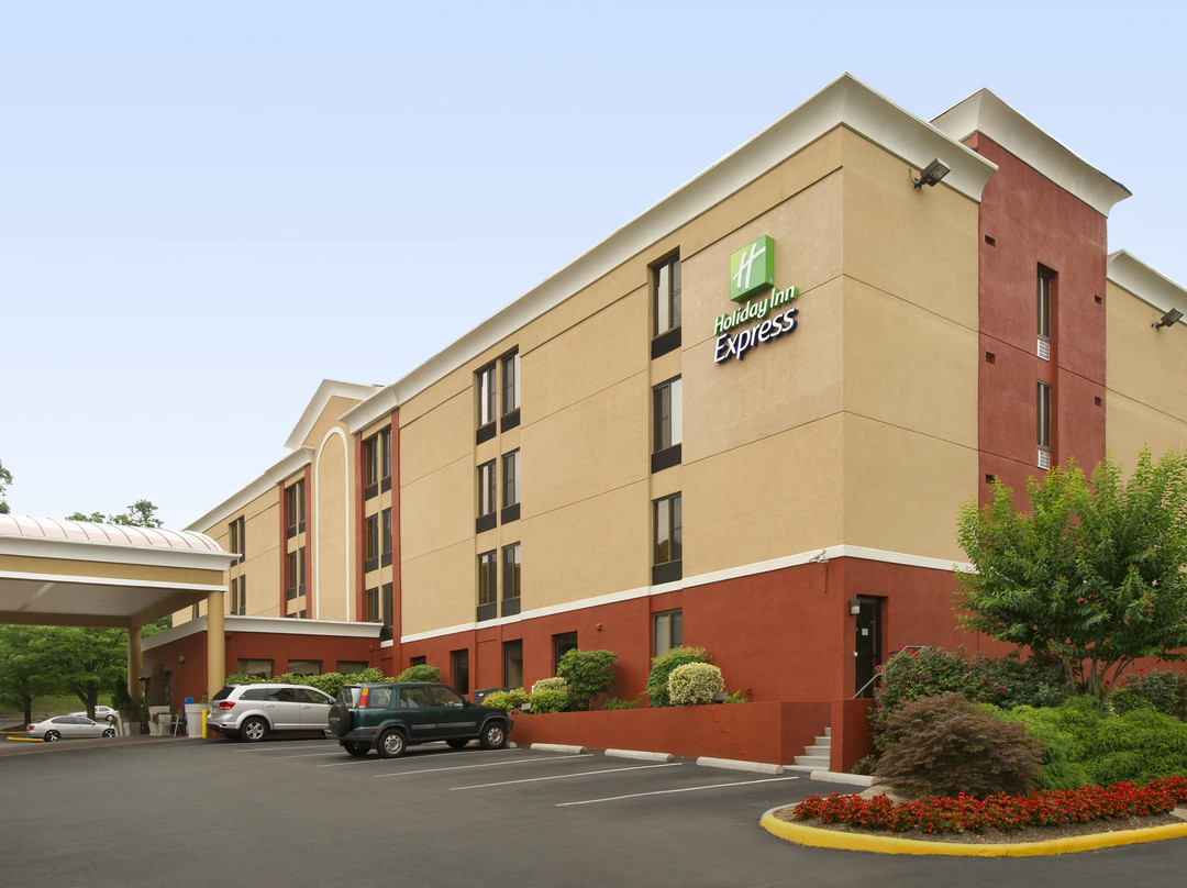 费尔法克斯阿灵顿大道快捷假日酒店主图